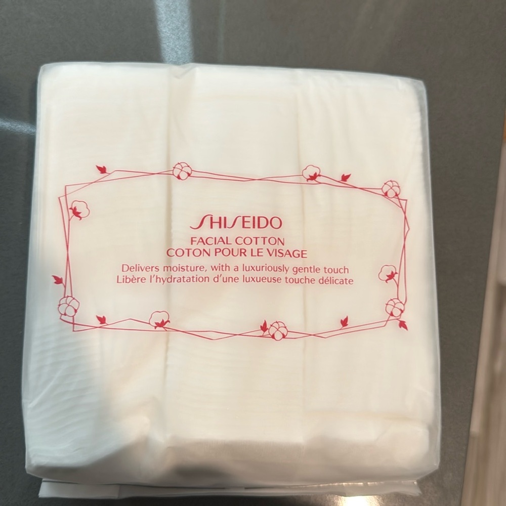 NEW - Shiseido Facial Cotton Pads (165 sheets)